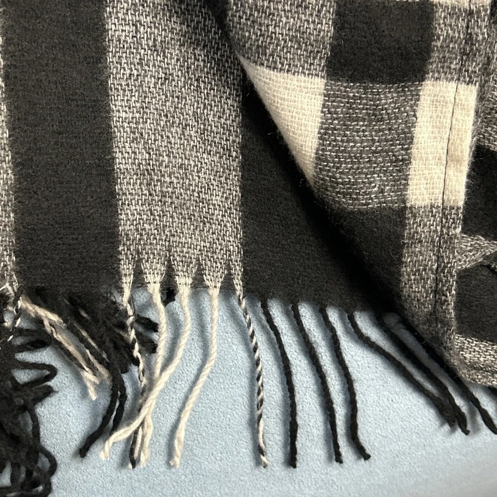 NWT Three Dots Womens Cashmere‎ Shawl Scarf Wool Wraparound Erin Plaid Luxury